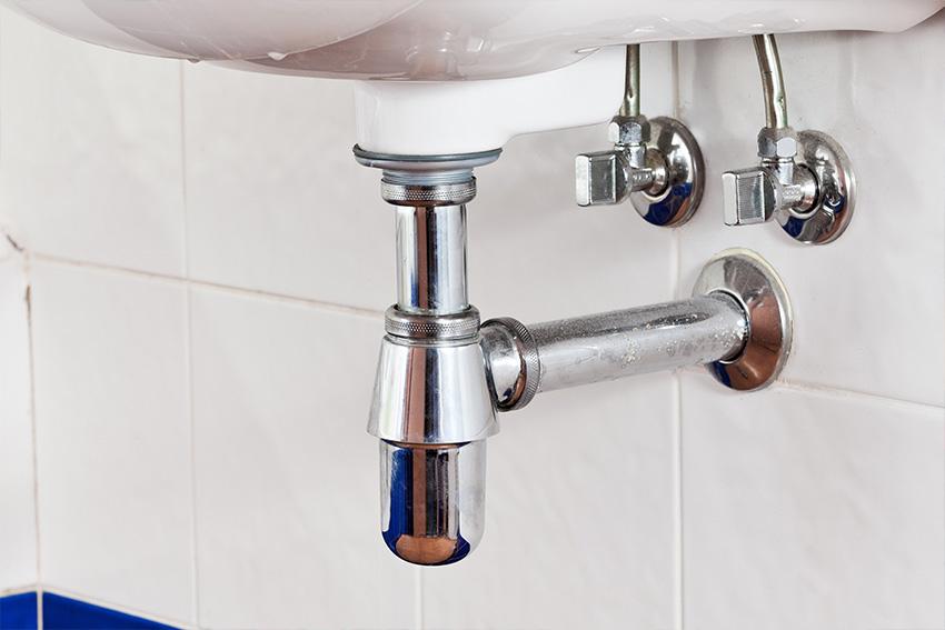 Rohrreinigung Köpenick – Siphon eines Waschbeckens im Badezimmer